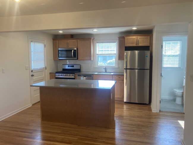 6 Naples St in Norwalk, CT - Building Photo - Building Photo