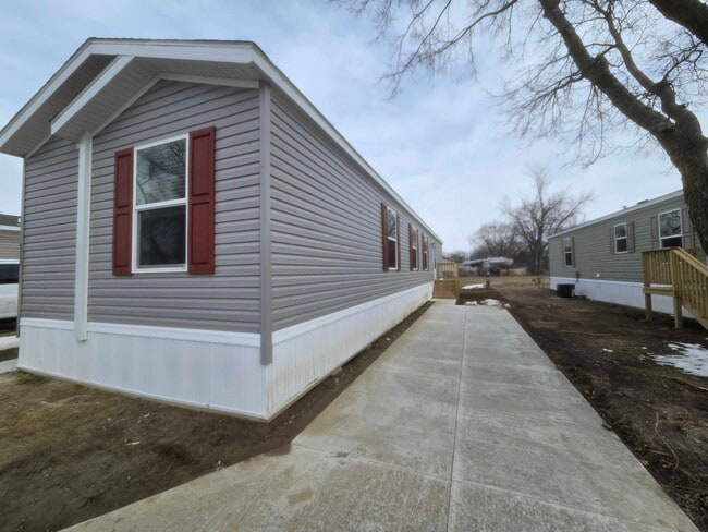 3510 N 9th St in Carter Lake, IA - Building Photo - Building Photo