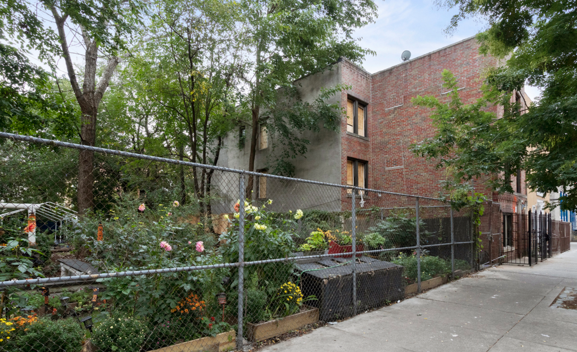 1412 College Ave in Bronx, NY - Building Photo