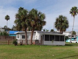 13360 Boca Ciega Ave in Madeira Beach, FL - Building Photo