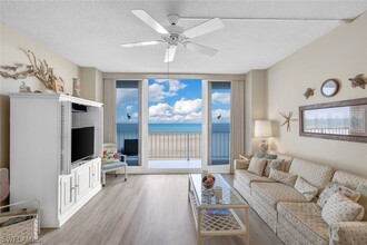 140 Seaview Ct in Marco Island, FL - Building Photo - Building Photo