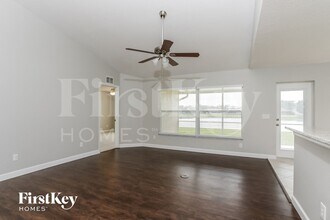 12025 Larson Ln in Parrish, FL - Building Photo - Building Photo