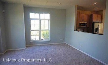 12201 82nd Ave N in Maple Grove, MN - Building Photo - Building Photo