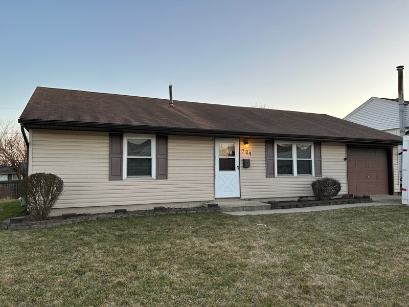 704 Echo Ave in Romeoville, IL - Building Photo