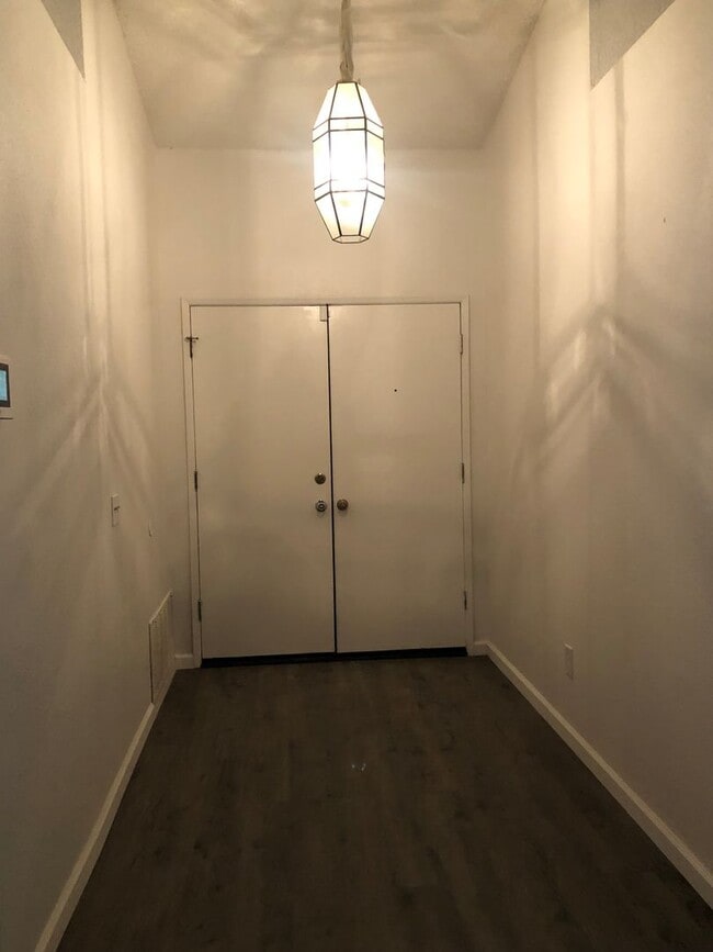 253 Cottonwood Ave in Riverside, CA - Building Photo - Building Photo