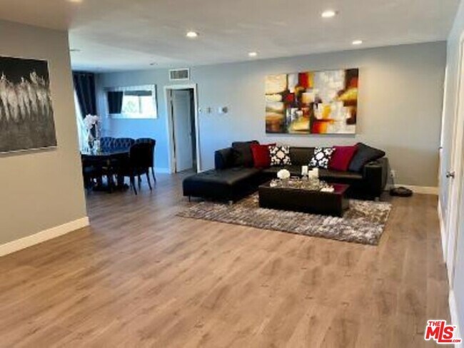 property at 12955 Riverside Dr