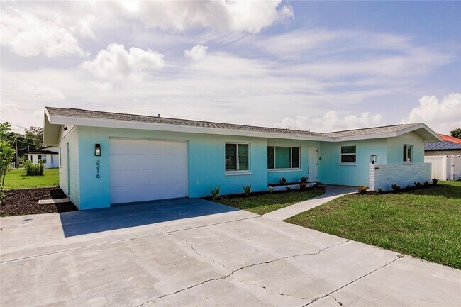 3316 Port Charlotte Blvd in Port Charlotte, FL - Building Photo - Building Photo