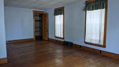 307 Lincoln St in Hart, MI - Foto de edificio - Building Photo