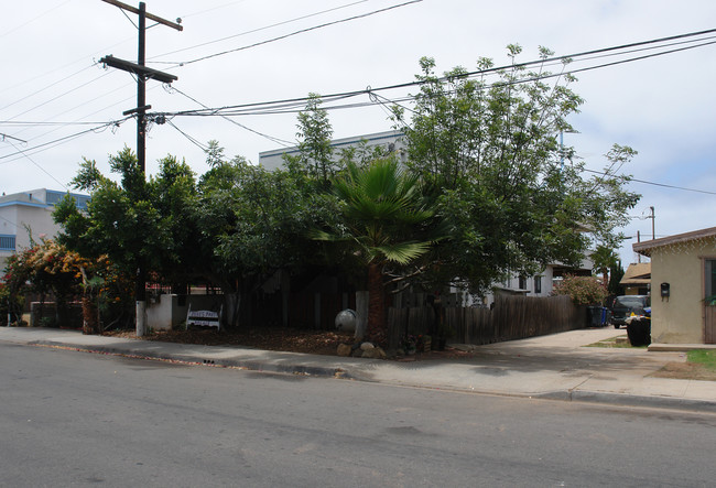 522 7th St in Imperial Beach, CA - Foto de edificio - Building Photo