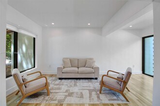 111 Avila Ct in Coral Gables, FL - Building Photo - Building Photo