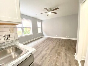 4241 N Kenmore Ave in Chicago, IL - Building Photo - Building Photo