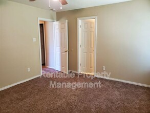 1103 Turkey Creek Ct-Unit -Unit A in Bridgeport, TX - Building Photo - Building Photo