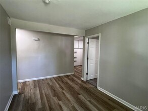 9129 Kathlyn Dr in St. Louis, MO - Building Photo - Building Photo