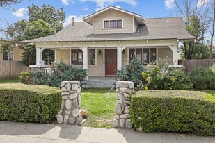 490 MacDonald in Pasadena, CA - Building Photo