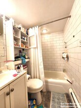 32 Irving St, Unit B in Boston, MA - Foto de edificio - Building Photo