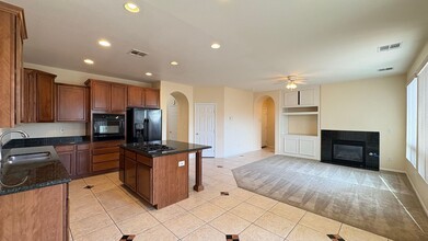 564 Tecate Valley St in Las Vegas, NV - Building Photo - Building Photo