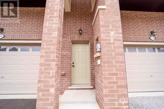 16 Alan Williams Trl in Uxbridge, ON - Building Photo - Building Photo