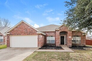 216 Quail Meadows Ln in Arlington, TX - Building Photo