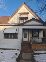 3350 N 25th St in Milwaukee, WI - Building Photo