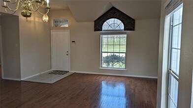 1115 Cambridge Dr in Carrollton, TX - Building Photo - Building Photo