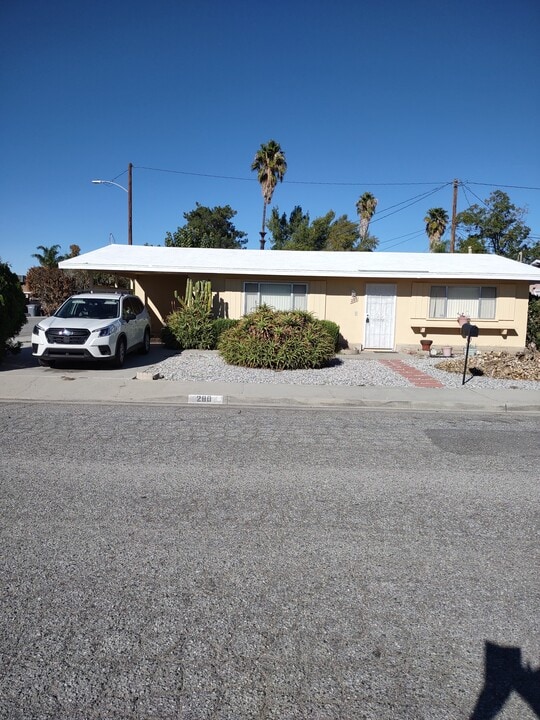 280 Mary Ln in Hemet, CA - Building Photo