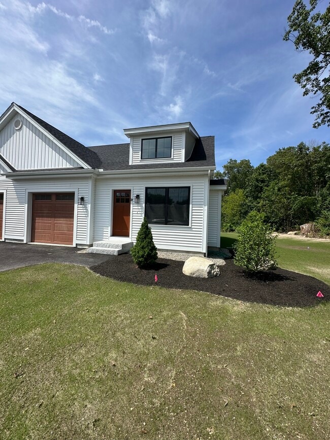 29 Liberty St in Salem, NH - Building Photo - Building Photo