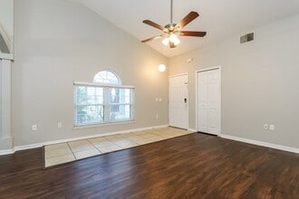 7651 Harbor Lake Dr in Orlando, FL - Foto de edificio - Building Photo