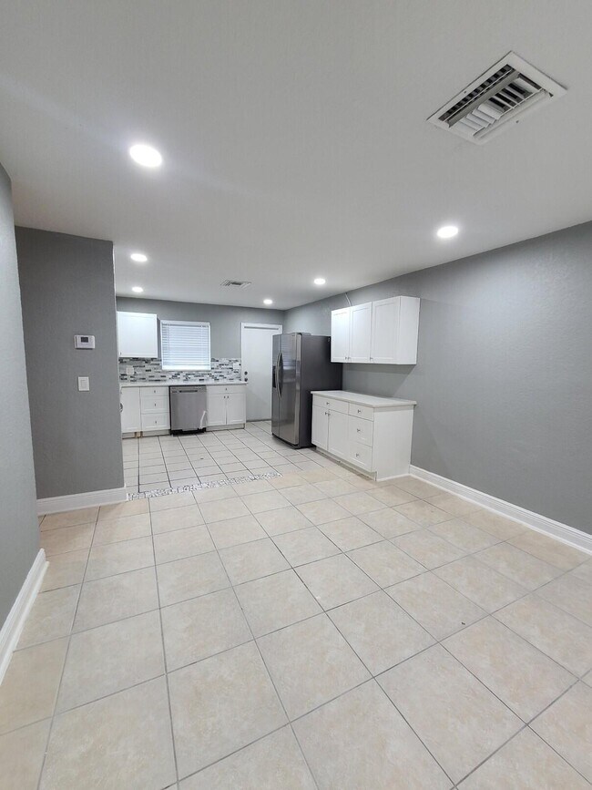 1634 W 9th St in Riviera Beach, FL - Building Photo - Building Photo