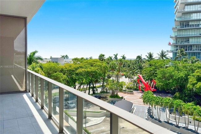 2655 S Bayshore Dr in Miami, FL - Building Photo - Building Photo