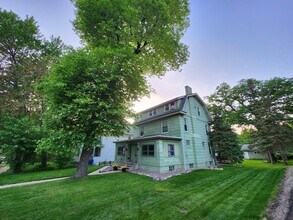 1699 Saint Clair Ave in St. Paul, MN - Building Photo - Building Photo