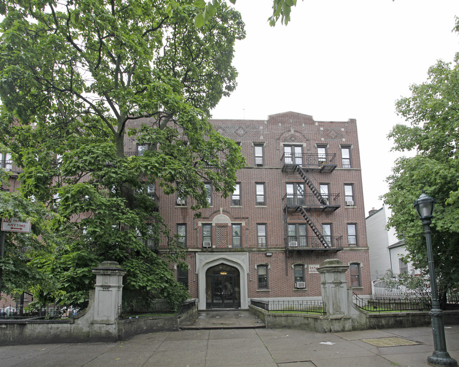 1330 Eastern Pkwy in Brooklyn, NY - Building Photo