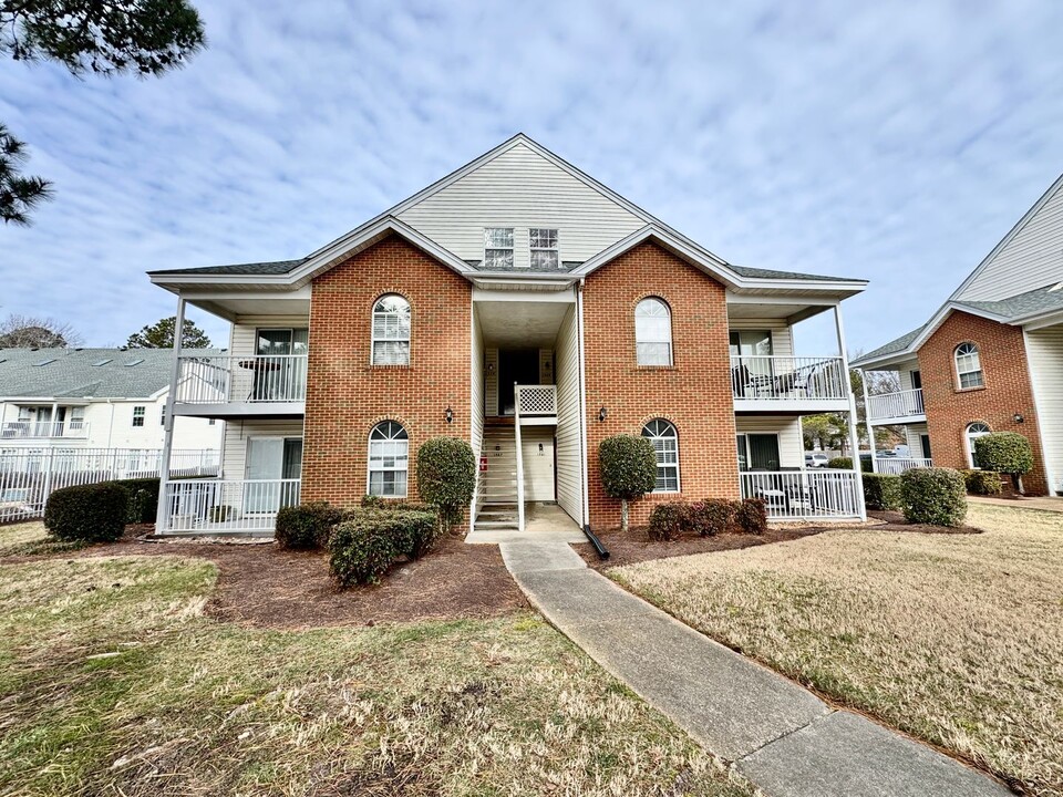 1579 Penrose Arch in Virginia Beach, VA - Building Photo