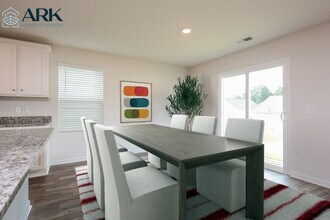 2223 Southlea Dr in Inman, SC - Foto de edificio - Building Photo