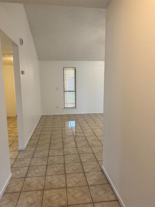 6348 N Genoa Ave in Fresno, CA - Building Photo - Building Photo