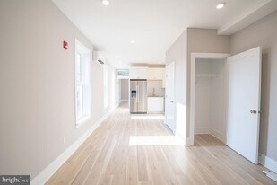 720 N Preston St in Philadelphia, PA - Building Photo