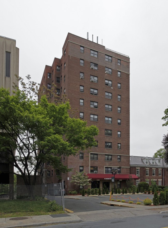 110 Washington St in East Orange, NJ - Foto de edificio - Building Photo