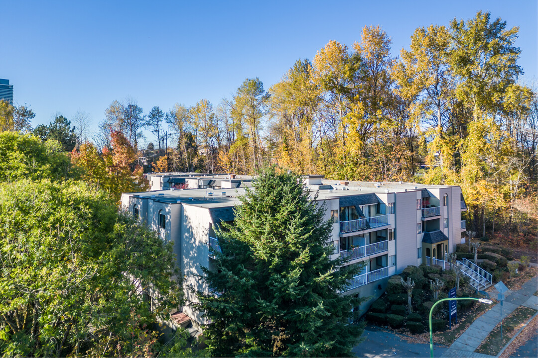 Woodway Place in Burnaby, BC - Building Photo