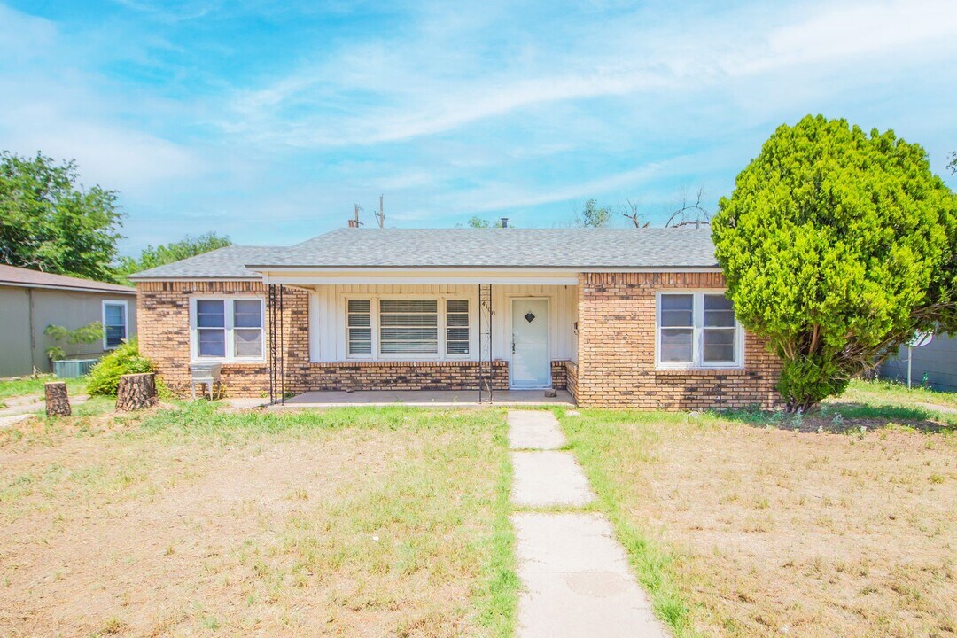 4108 32nd St in Lubbock, TX - Building Photo