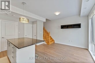 32 Fieldway Rd in Toronto, ON - Building Photo - Building Photo