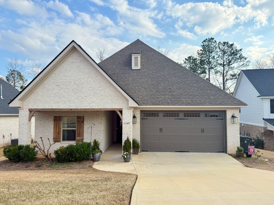 On AU Club Golf Course in Auburn, AL - Foto de edificio