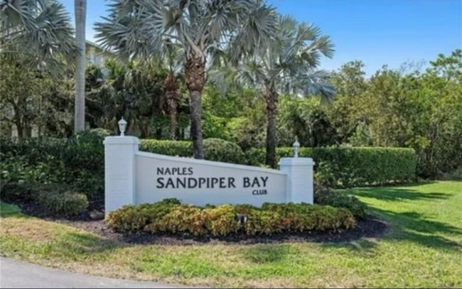 property at 3021 Sandpiper Bay Cir