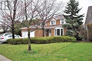 1785 Pilgrims Way in Oakville, ON - Building Photo