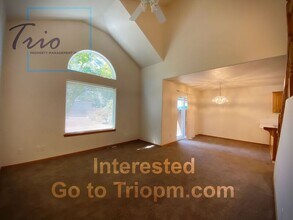 4740 Spring Meadow Ave in Eugene, OR - Building Photo - Building Photo