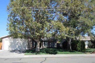 1120 Whipporwill Way in Suisun City, CA - Building Photo