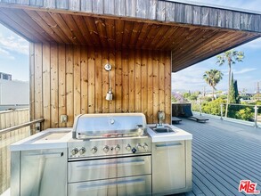 1041 N Spaulding Ave in West Hollywood, CA - Building Photo - Building Photo