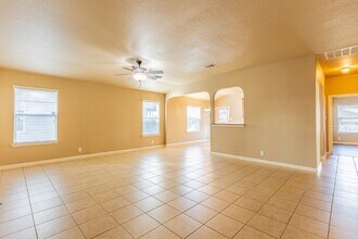 259 Creekview Way in New Braunfels, TX - Building Photo - Building Photo