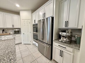 10128 Ocher Valley Ave in Las Vegas, NV - Building Photo - Building Photo