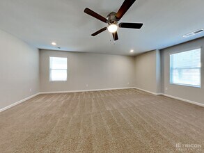1071 Bluecoat Cir in Hampton, GA - Building Photo - Building Photo