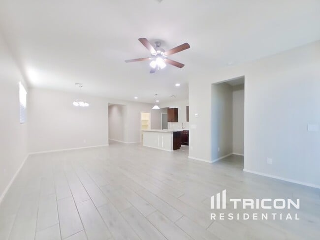 17532 W Monte Lindo Ln in Surprise, AZ - Building Photo - Building Photo