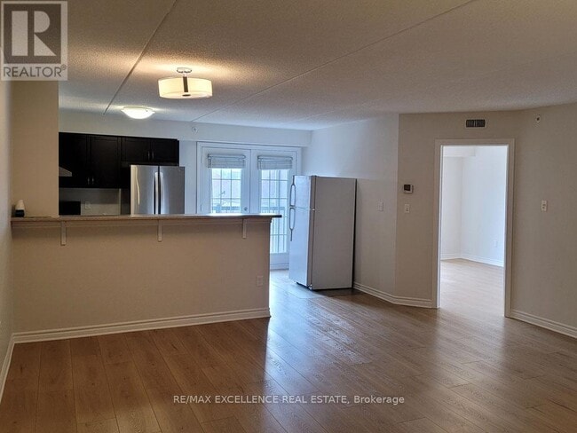 1350 Main St E in Milton, ON - Building Photo - Building Photo